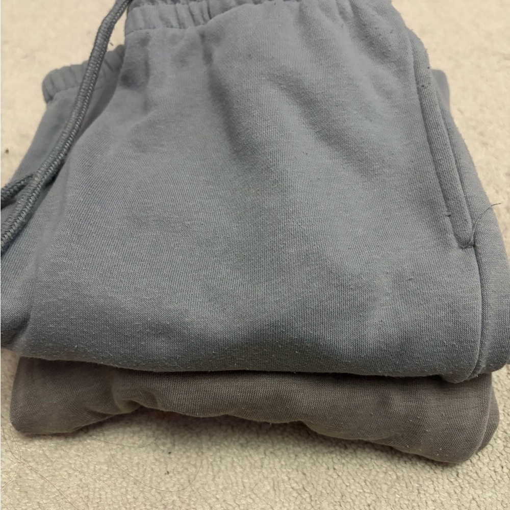 2 pairs of Garage/Forever 21 Sweatpants - Picture 10 of 10